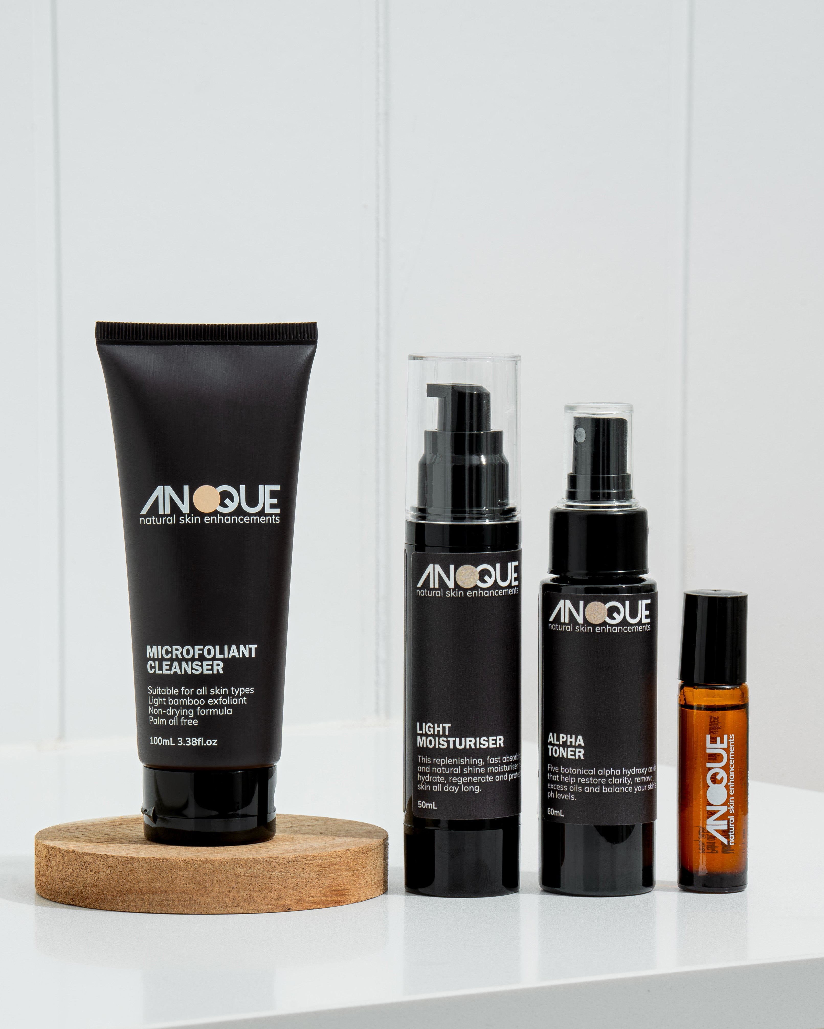 Skincare kit with 4 products - cleanser, moisturiser, toner and oil